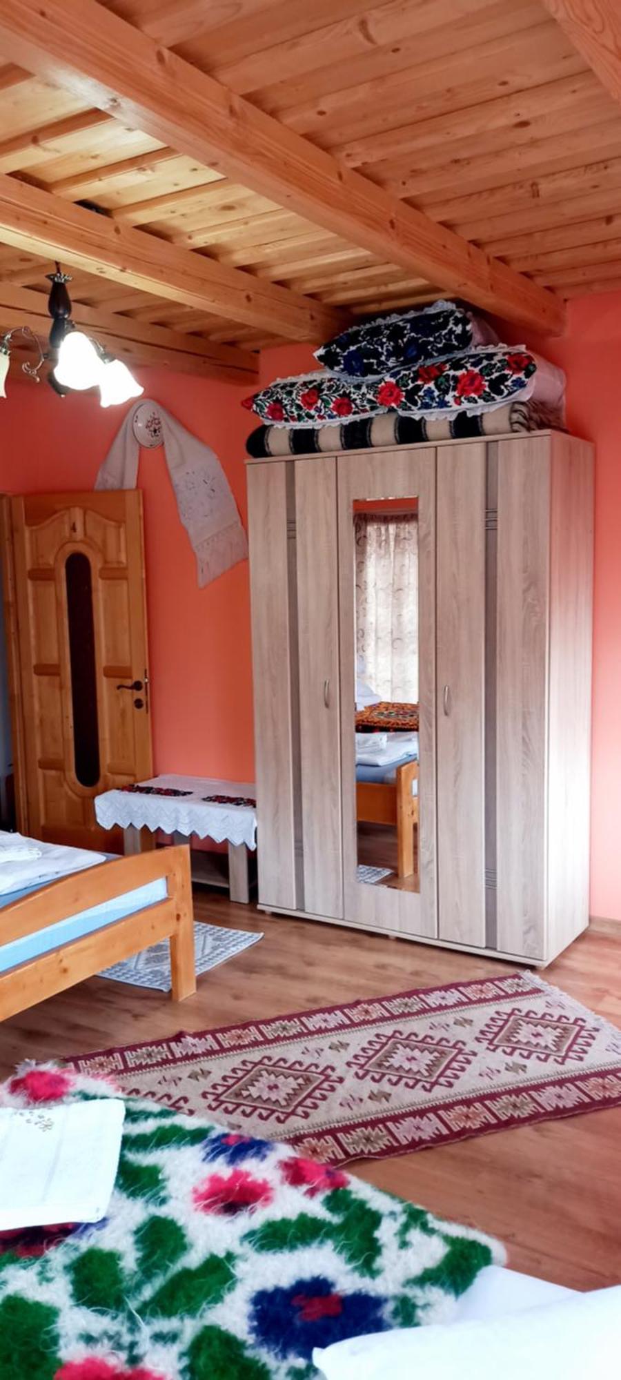 Sub Creasta Cocosului Hotel Breb Ruang foto